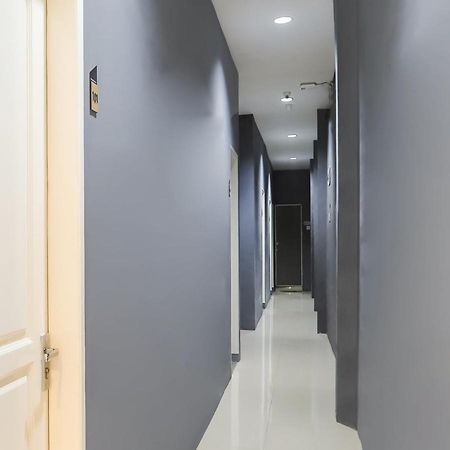 Oyo 3492 Mandala Residence Медан Екстериор снимка