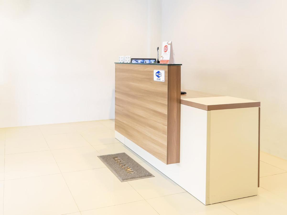 Oyo 3492 Mandala Residence Медан Екстериор снимка