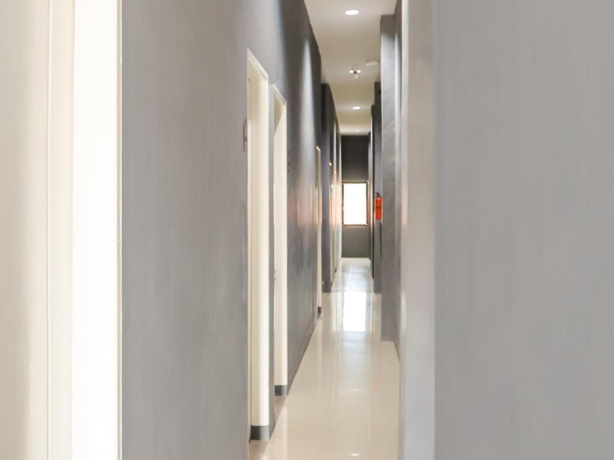 Oyo 3492 Mandala Residence Медан Екстериор снимка